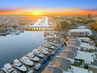 1223 Bayside