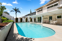 4332 E Elkstone