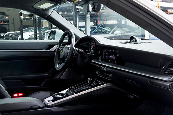 Silver_911TurboS-Web 24