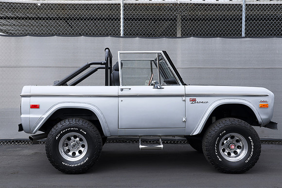 Silver_Bronco-Web 3