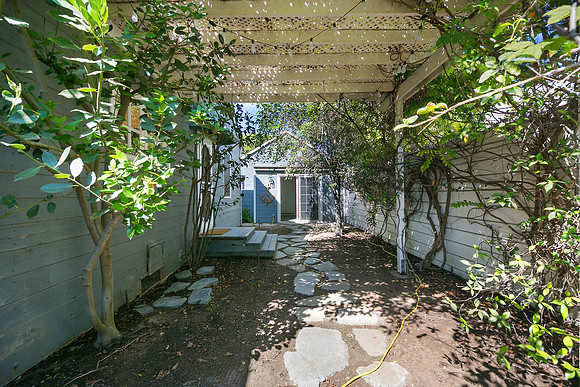 Exterior7Web