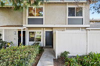 2713 Meadowwood