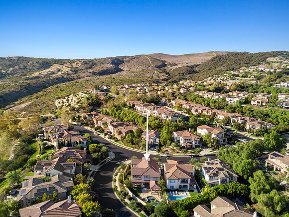 Aerial2HiRes.arrow