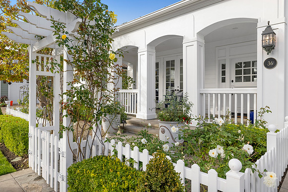 Exterior8Web